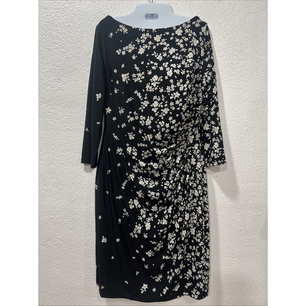 CHAPS Stretchy Knit Dress Size M Black White Floral Sheath Ruched Boat Neck